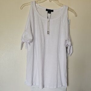 SANCTUARY white Tee. New With Tag. Size Small.
